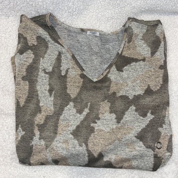 Studio 1886 Womens Plus Size Gray Camouflage V Neck Sweater with Silver 3X - Picture 13 of 13